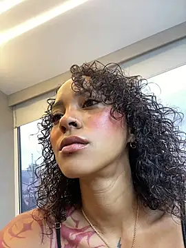 LizStorm  online show from May 17, 2026, 12:45 pm