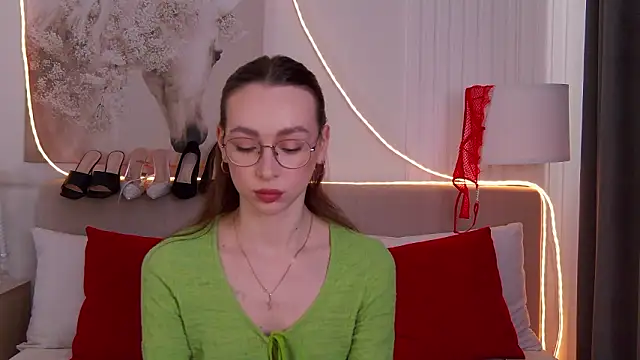 Emily Simon online show from March 13, 2026, 5:03 am