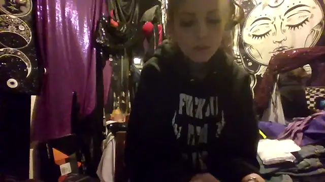 allymoon1369 online show from April 22, 2026, 11:01 am