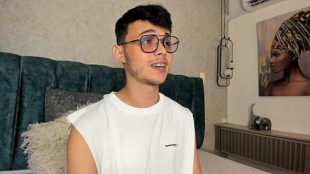 Alhan Twink online show from June 9, 2026, 5:19 am