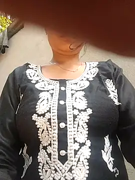 Snapshot of knightqueen12 chatting on January 18, 2026, 5:55 am knightqueen12 online show from January 18, 2026, 5:55 am