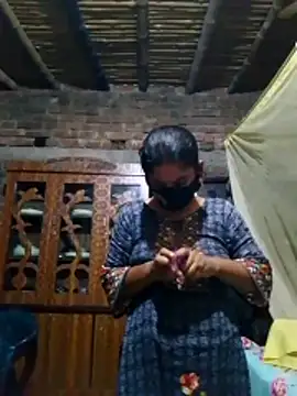 Hot Sweeti online show from March 5, 2026, 2:35 pm