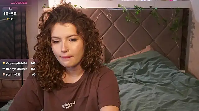 Snapshot of SueCurly chatting on March 1, 2026, 8:44 pm SueCurly online show from March 1, 2026, 8:44 pm