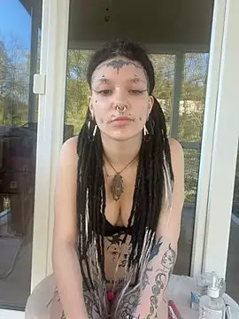 Snapshot of demonLamia chatting on April 30, 2026, 5:08 pm demonLamia online show from April 30, 2026, 5:08 pm