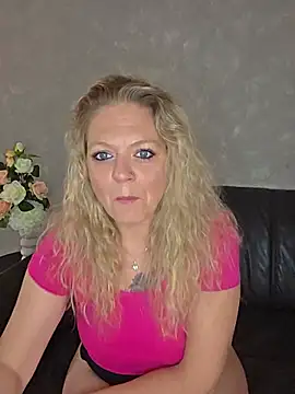 Snapshot of Anna-Lustig chatting on June 7, 2026, 9:57 am Anna-Lustig online show from June 7, 2026, 9:57 am