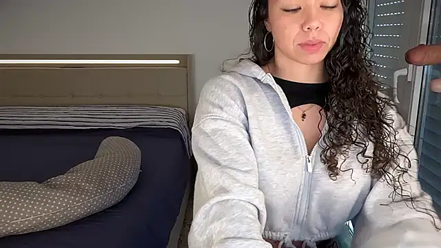 Snapshot of ladymelon chatting on February 17, 2026, 10:12 am ladymelon online show from February 17, 2026, 10:12 am