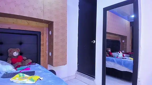 Samantha Blaze1 online show from March 25, 2026, 11:05 am