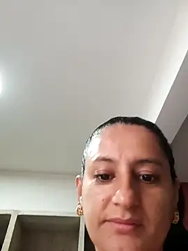 Luna seductora12 online show from February 9, 2026, 1:04 pm