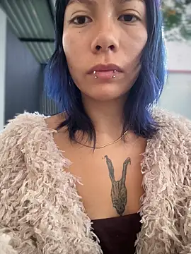 Namii cute online show from February 6, 2026, 11:35 am