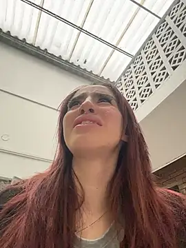 elodie rouge online show from June 6, 2026, 11:37 am