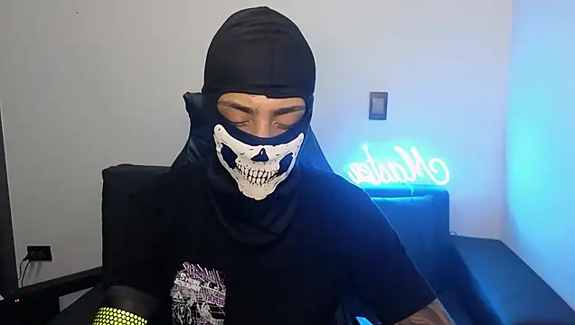 Snapshot of cash_master888 chatting on February 14, 2026, 11:23 pm cash master888 online show from February 14, 2026, 11:23 pm