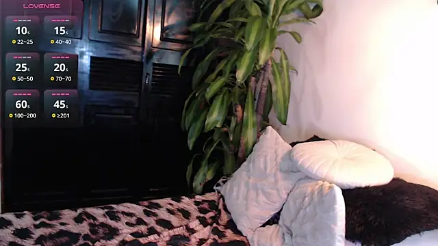 Mia Volkova  online show from May 26, 2026, 3:08 pm