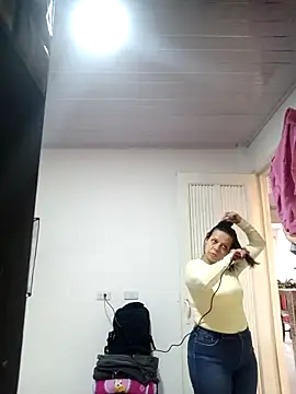 RossyAlvarez online show from June 7, 2026, 9:51 pm