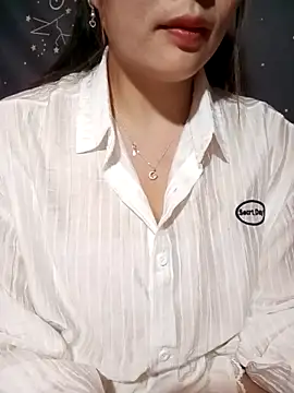 Bling sexy online show from March 15, 2026, 1:39 pm