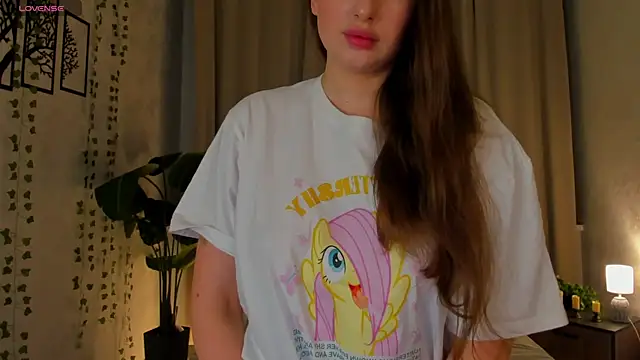 Celine Coello online show from April 15, 2026, 4:08 am