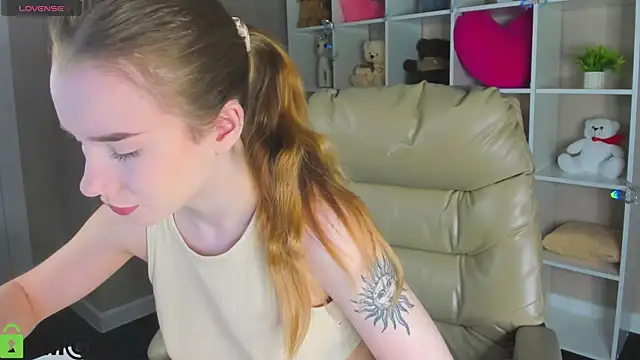 Nicole Vasquez online show from March 19, 2026, 1:09 am