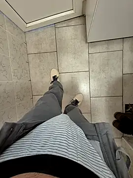 vali23 online show from February 21, 2026, 11:22 am