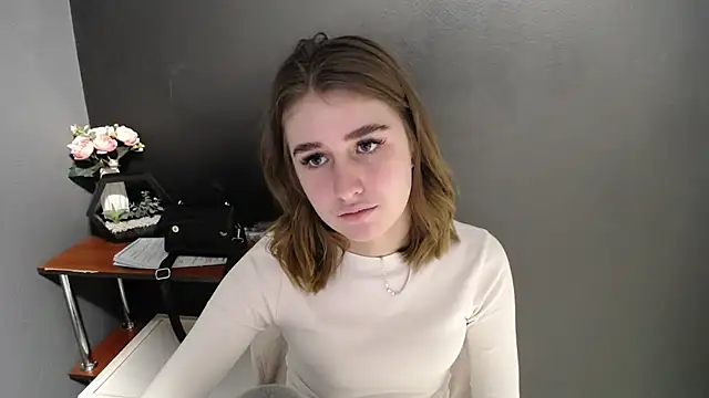 Sunny siren online show from February 17, 2026, 2:02 pm