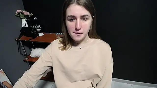 Sunny siren online show from April 7, 2026, 1:33 pm