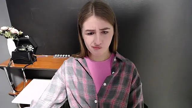 Sunny siren online show from April 18, 2026, 12:53 pm