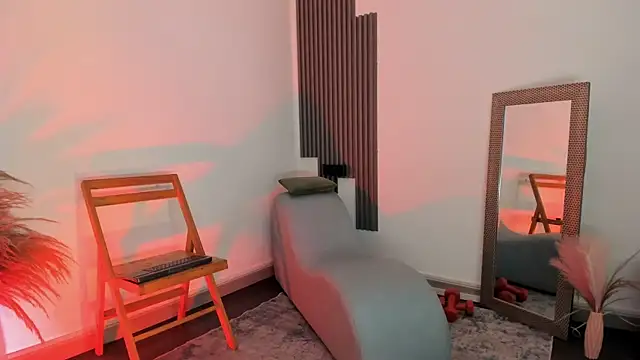 fransheskarossi online show from February 4, 2026, 12:00 pm