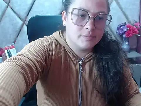 Sarah Boobs  online show from February 24, 2026, 3:26 am