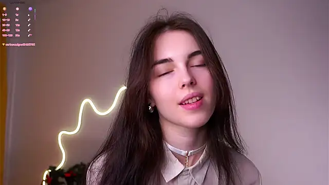 Snapshot of MirnaTellado chatting on February 4, 2026, 6:03 pm MirnaTellado online show from February 4, 2026, 6:03 pm