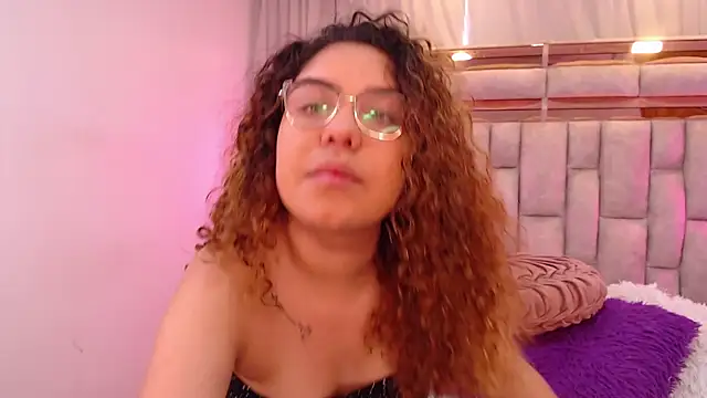 AllisonAdams  online show from April 9, 2026, 11:59 am