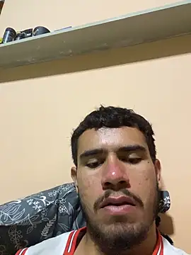 Snapshot of reipromiscuo01 chatting on February 11, 2026, 1:54 am reipromiscuo01 online show from February 11, 2026, 1:54 am