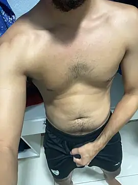 Snapshot of reipromiscuo01 chatting on February 28, 2026, 2:01 am reipromiscuo01 online show from February 28, 2026, 2:01 am