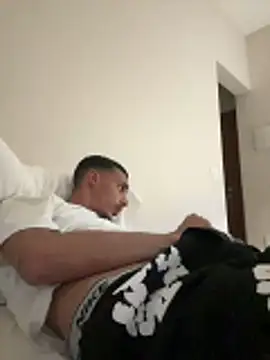 piccolo2002 online show from May 1, 2026, 8:35 pm