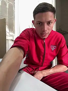 santiObrero online show from March 28, 2026, 3:11 pm