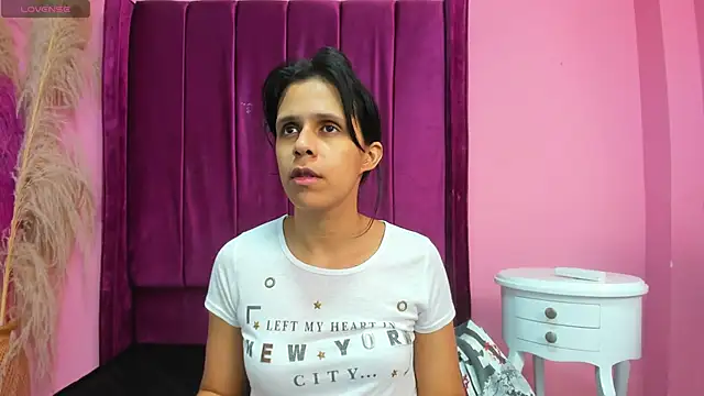 mitzukywinteer online show from April 17, 2026, 8:56 pm