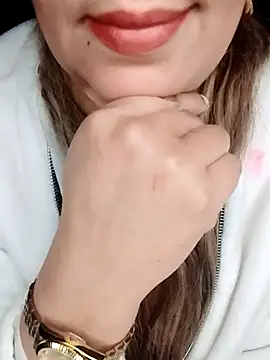 Naughty-Yousra online show from March 6, 2026, 9:22 pm