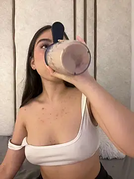 lilithdya online show from February 15, 2026, 7:43 pm