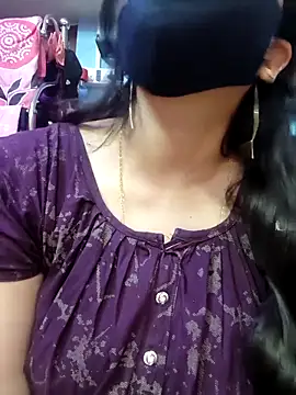 Snapshot of diyabannerjee chatting on March 3, 2026, 1:28 pm diyabannerjee online show from March 3, 2026, 1:28 pm