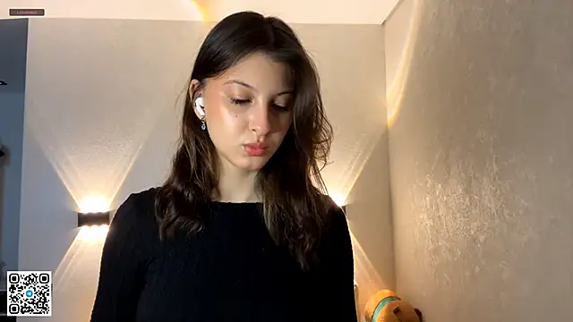 LouiseChavez online show from March 22, 2026, 8:07 am