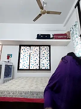 Hot-Tinaa online show from April 8, 2026, 3:17 am