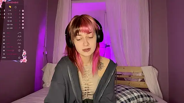 Dina Cams online show from March 1, 2026, 4:42 pm