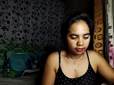LoveSammantha24xxx online show from April 26, 2026, 7:44 pm