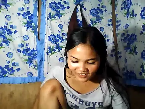 PinaySkinnyJust18 online show from April 10, 2026, 10:53 am