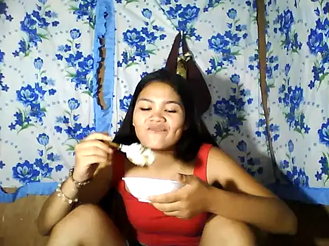 Snapshot of PinaySkinnyJust18 chatting on April 29, 2026, 3:54 am PinaySkinnyJust18 online show from April 29, 2026, 3:54 am