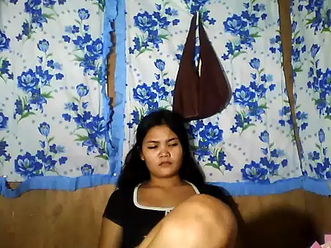 Snapshot of PinaySkinnyJust18 chatting on May 9, 2026, 12:27 am PinaySkinnyJust18 online show from May 9, 2026, 12:27 am