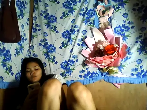 Snapshot of PinaySkinnyJust18 chatting on May 23, 2026, 2:06 am PinaySkinnyJust18 online show from May 23, 2026, 2:06 am