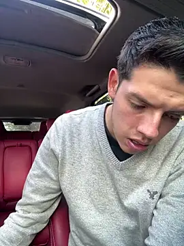 maximo 15  online show from January 18, 2026, 7:06 pm