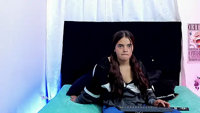 Snapshot of queen_missy chatting on February 26, 2026, 7:57 pm queen missy online show from February 26, 2026, 7:57 pm