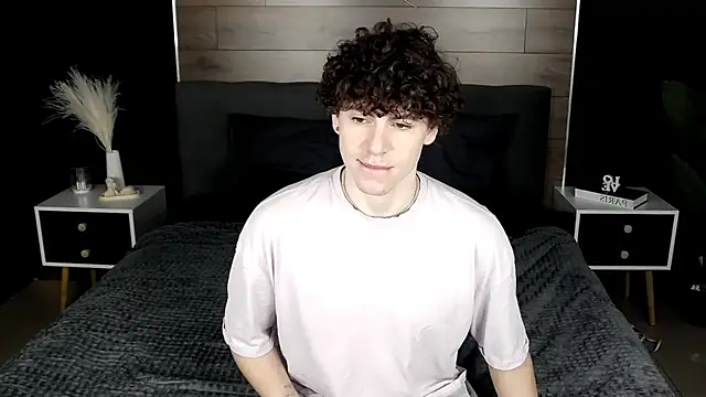 TylerGibson online show from February 19, 2026, 3:13 am