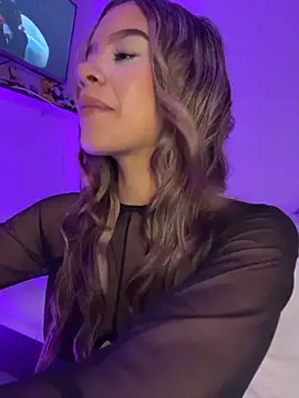 BellaMoon  online show from March 25, 2026, 3:56 am