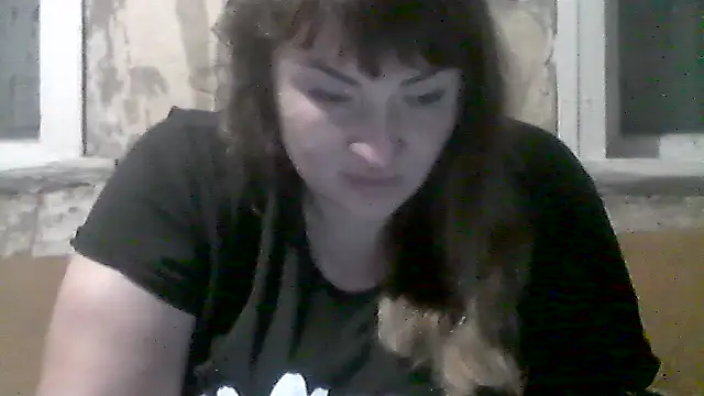 Snapshot of AllinaKis chatting on June 15, 2026, 6:43 pm AllinaKis online show from June 15, 2026, 6:43 pm