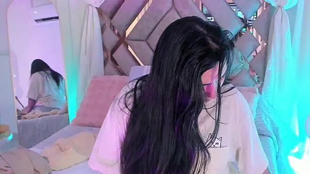 Snapshot of KathiaJenner chatting on February 22, 2026, 12:36 pm KathiaJenner online show from February 22, 2026, 12:36 pm